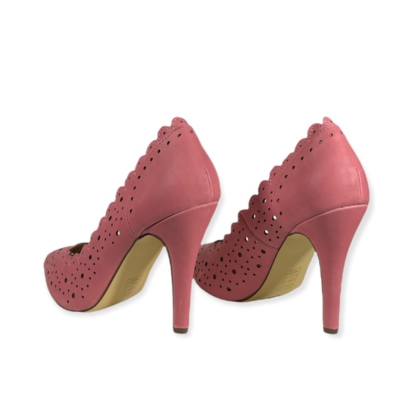 Tamber Heels - Picture 3 of 3